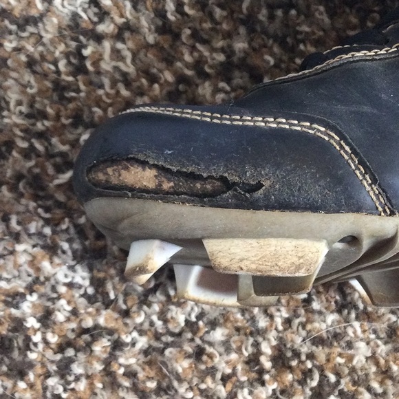 Ringor size 4 youth molded softball cleats - Picture 7 of 7